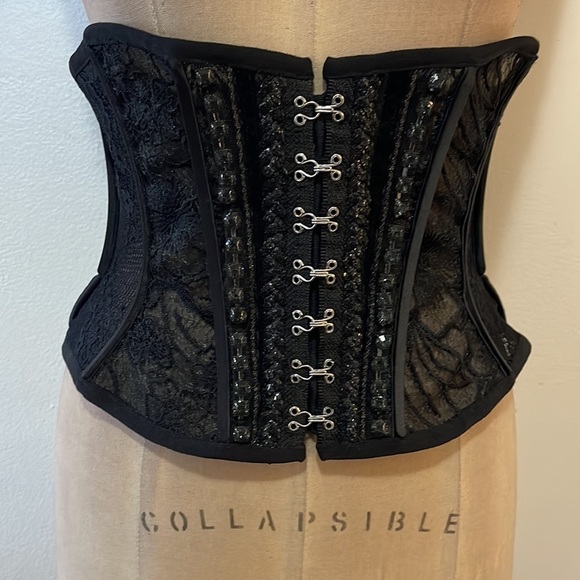 In Ernest Black Wide Lace Corset Belt main image 13